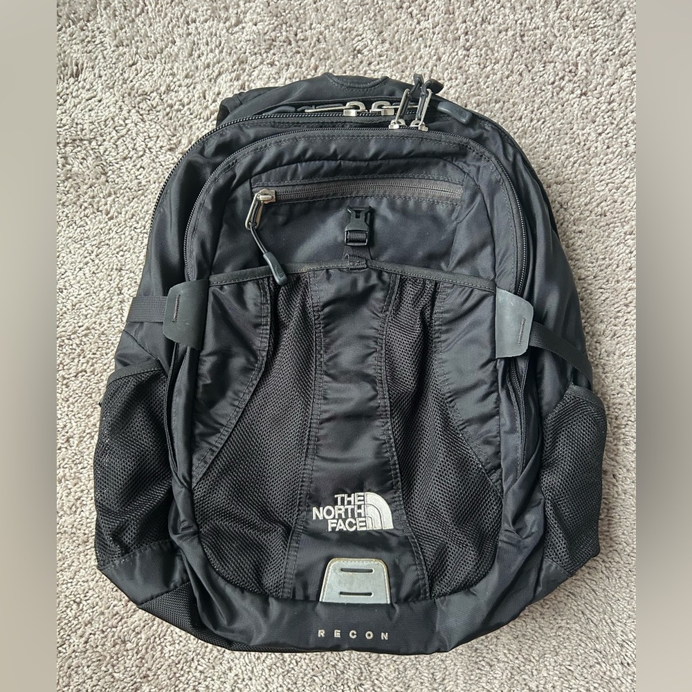 The North Face Recon Backpack - Picture 2 of 10
